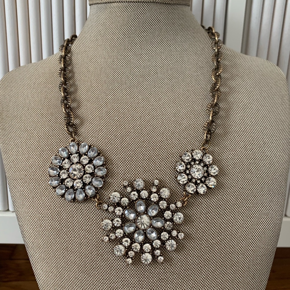 🌼 Gold Jewel Flower Statement Necklace 🌼